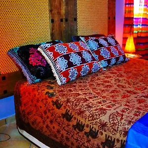Seventies Cheap & Chic Two Apartahotel